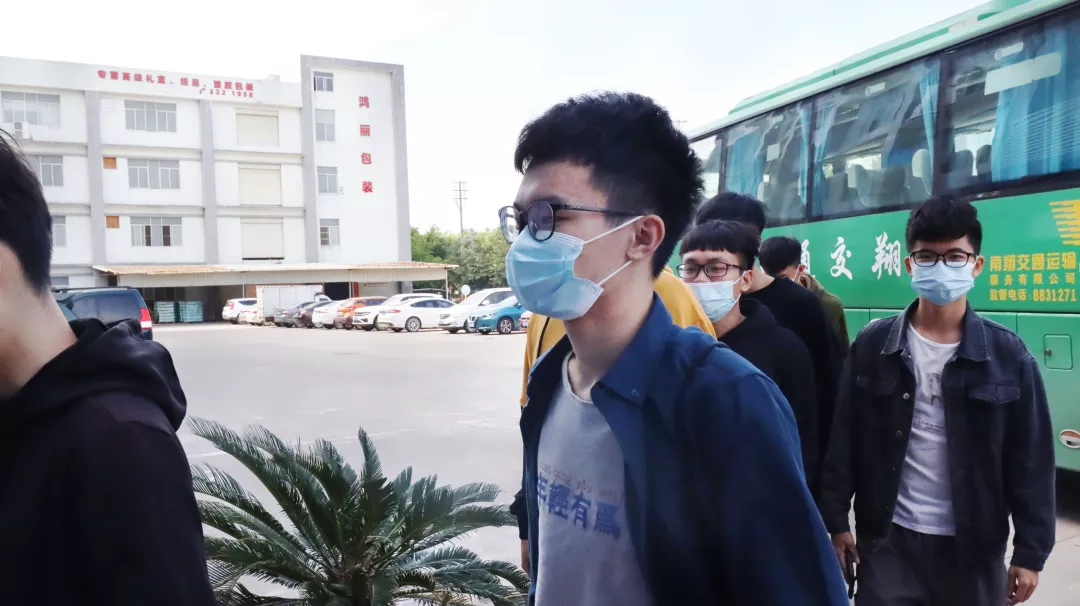 河源职业技术学院高分子材料专业老师及学生到傲川科技河源工厂实地参观学习 河源职业技术学院高分子材料专业老师及学生到傲川科技河源工厂实地参观学习