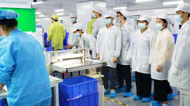 参观了热管理材料的生产工艺流程 参观了热管理材料的生产工艺流程