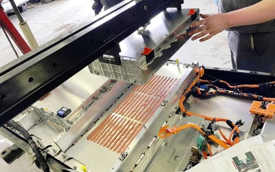 电子设备散热挑战与高导热凝胶方案